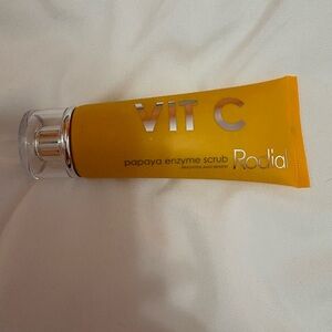 Rodial Vit C Papaya Enzyme Scrub in Bright Orange